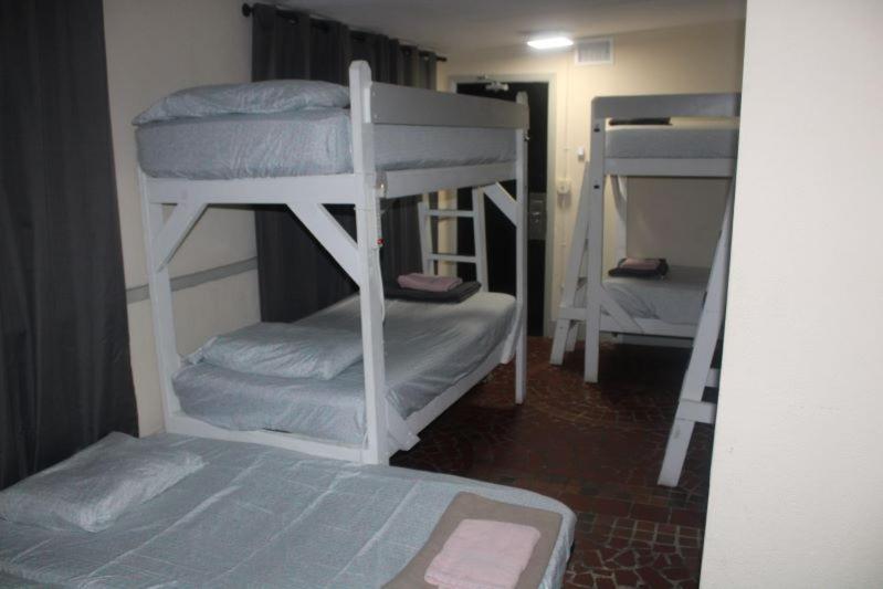 Hoosville Hostel Флорида-Сити Экстерьер фото
