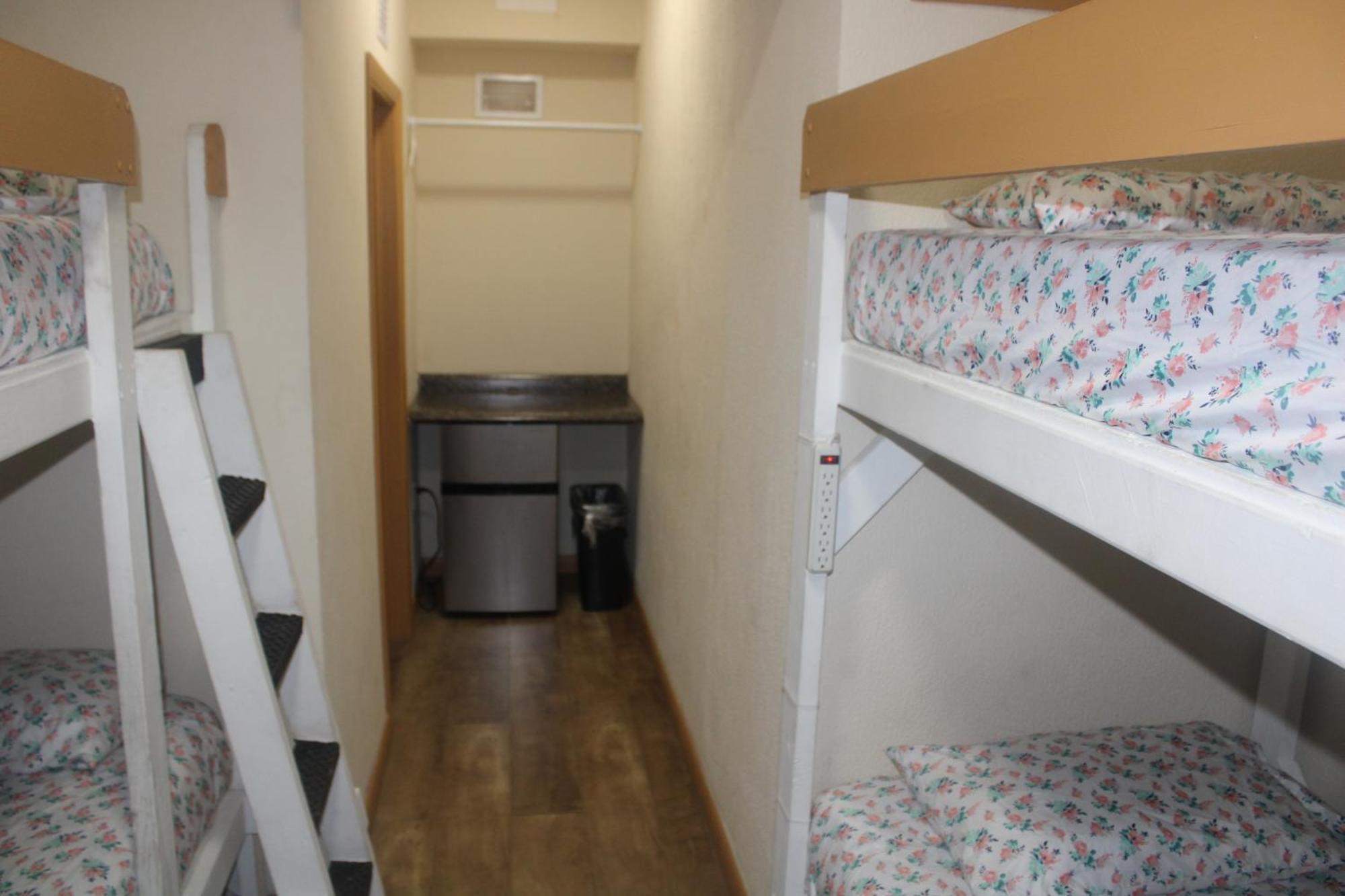 Hoosville Hostel Флорида-Сити Экстерьер фото
